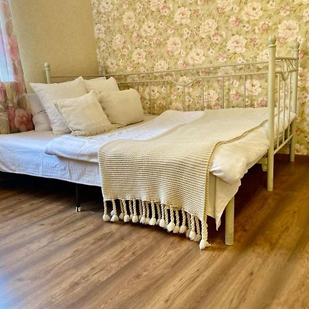 Вірменська 14 Центр З Балконом Не Далеко Від Ж Д Вокзалу Звітні Документи Apartment Lviv Bagian luar foto